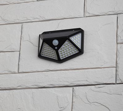 Б0045270 ERAFS100-04 ЭРА Фасадный светильник с датч. движ. и 4-мя плоск. освещ., на солн. бат.100 LED,300 lm (25/100/800)  - фотография 5